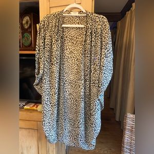 Umgee leopard print kimono (S/M)‎
